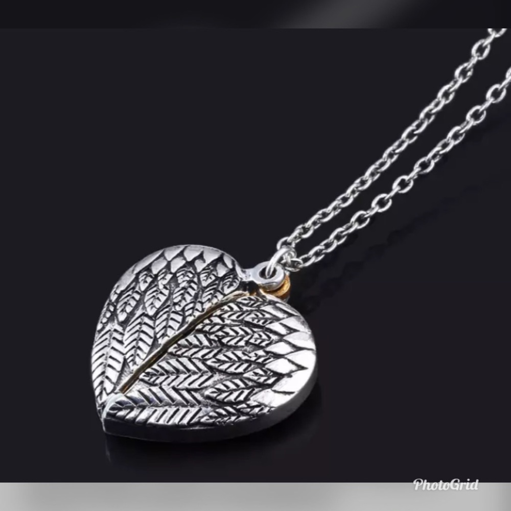 Angel Wings Heart Necklace Can Open Carving - Picture 9 of 9